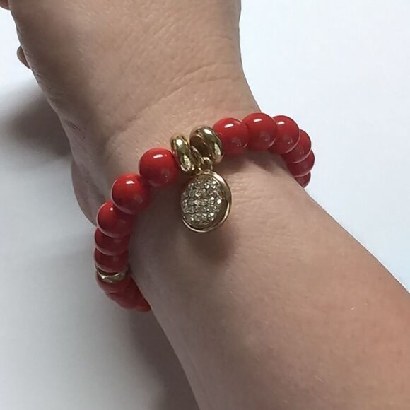 13 The Limited Red Beaded Gold Pave Disc Charm Stretch Bracelet - Picture 6 of 6